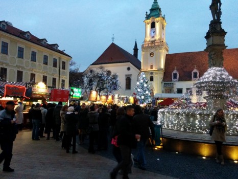 Christmas-Market-Main-Square-Bratislava1