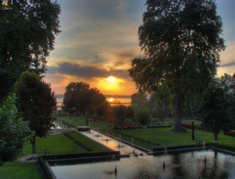 sri _032_-_sunset_at_Nishat_Bagh_Mughal_Gardens_HDR